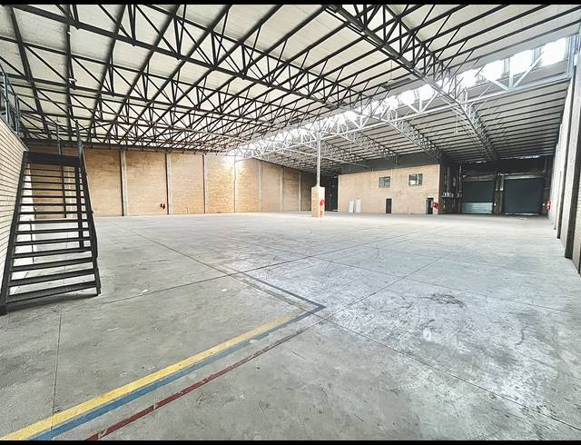 2,418M² WAREHOUSE TO LET IN NORTH RIDING